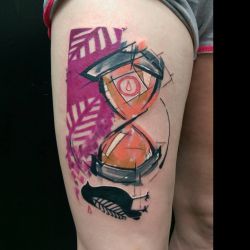 sanduhr abstrakt paz tattoo wiesbaden.jpg
