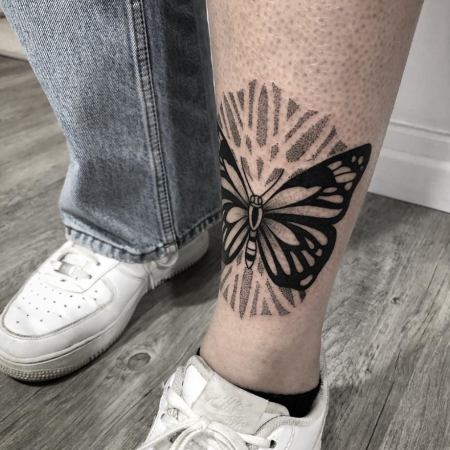 schmetterling blacktattoo paztattoo wiesbaden.png