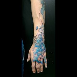 handtattoo watercolor paztattoo wiesbaden.jpg